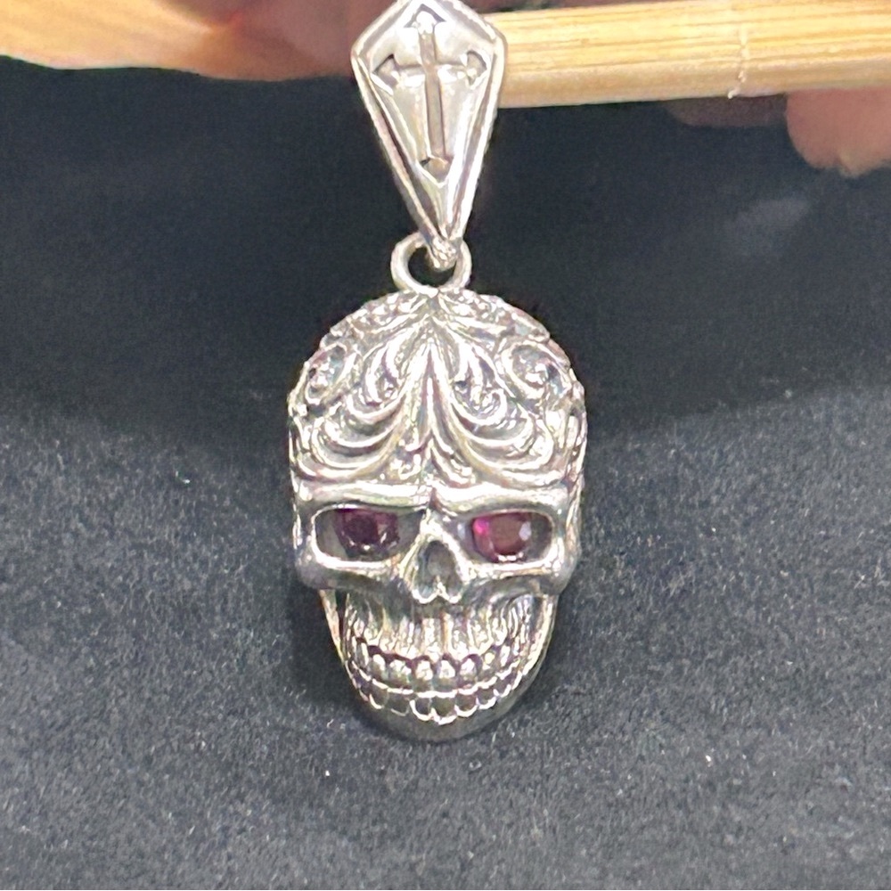Skull with  rubies Sterling  Silver 925 pendant - Picture 7 of 10